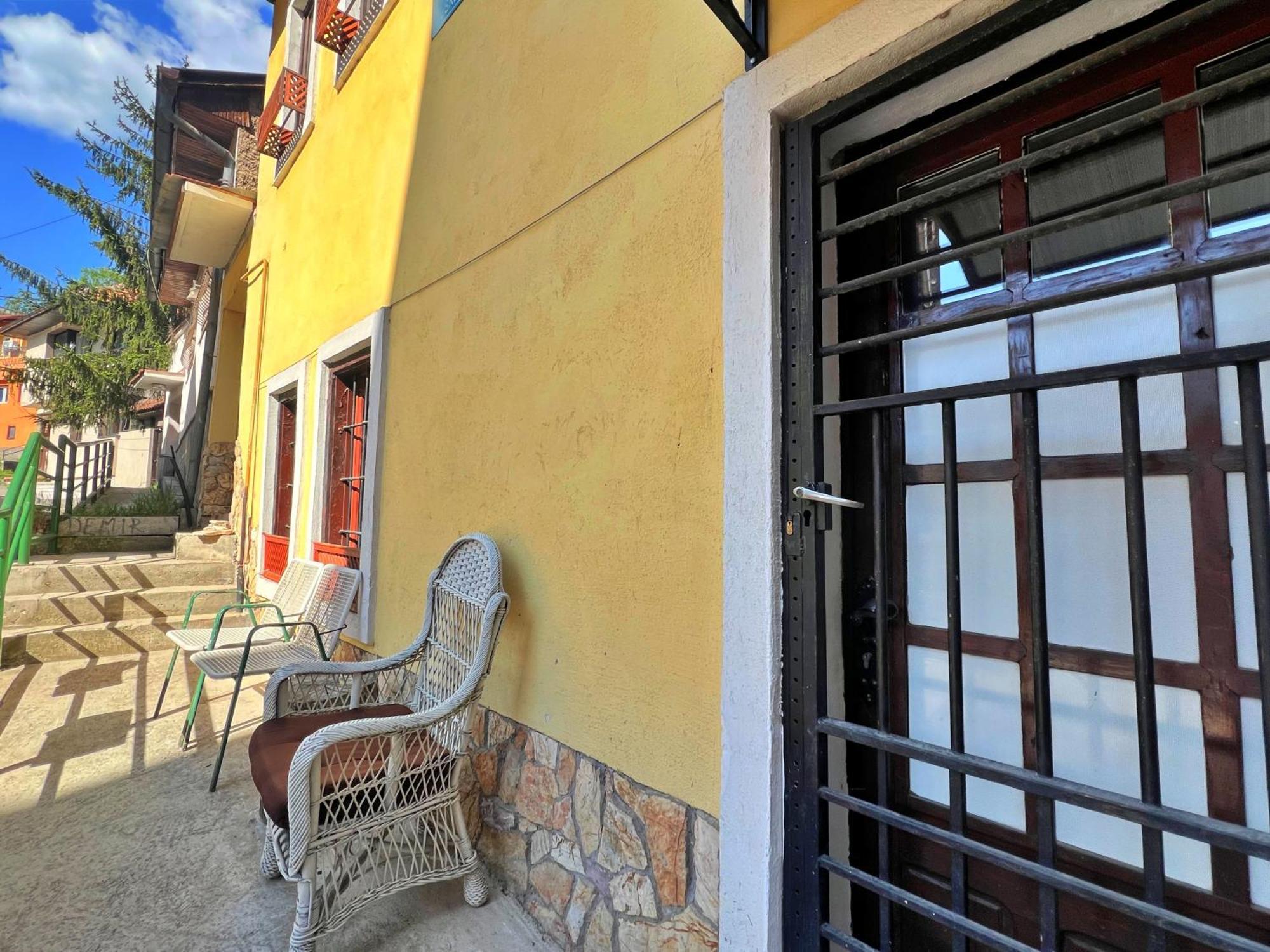 Chic Old Town Studio With Patio サラエヴォ エクステリア 写真